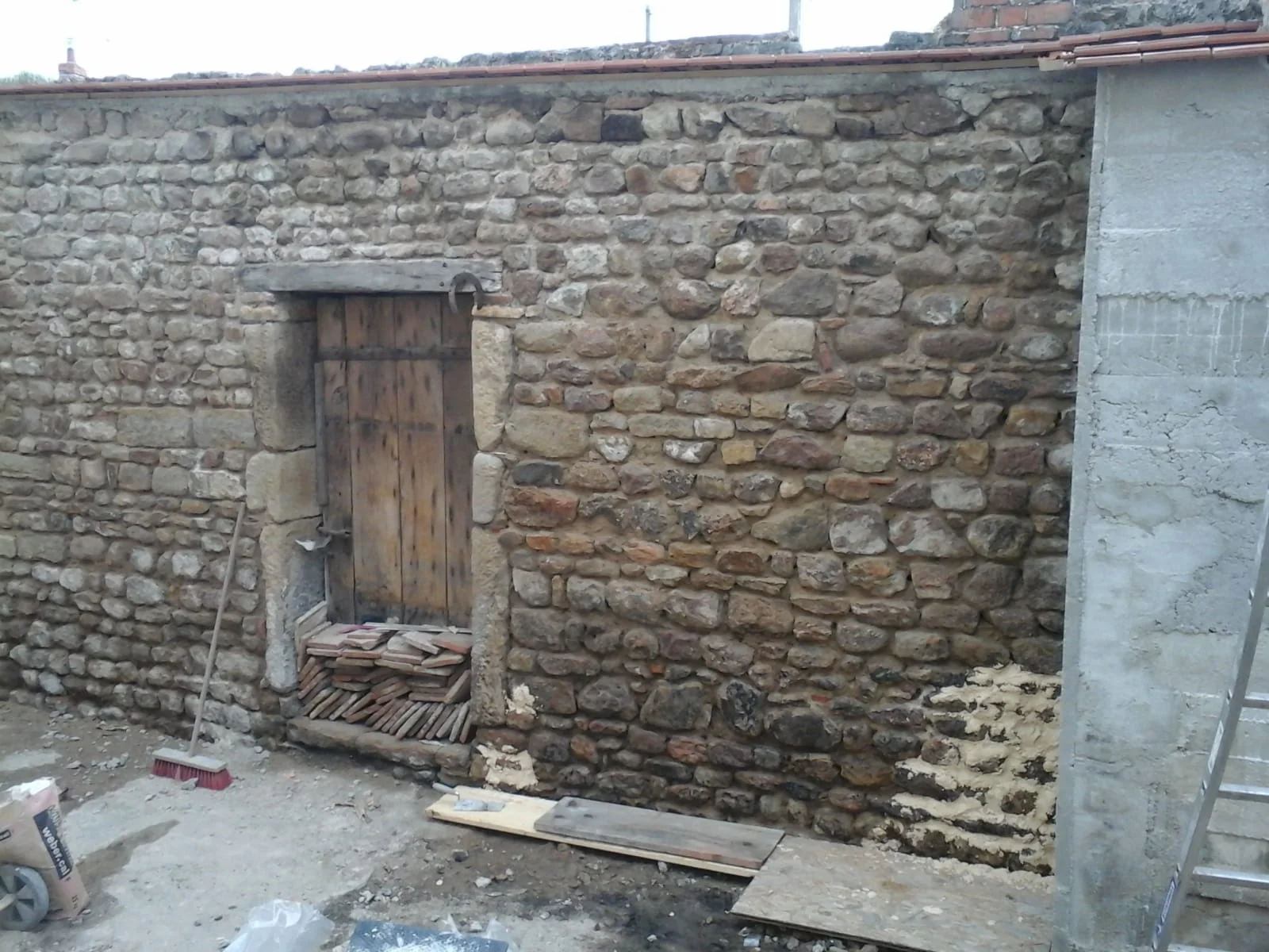 Image d'un mur ancien brut